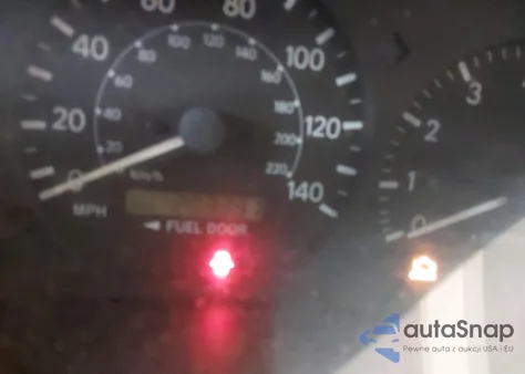 2000 Toyota Camry Le from USA, damaged, VIN 4T1BG22K9YU667907